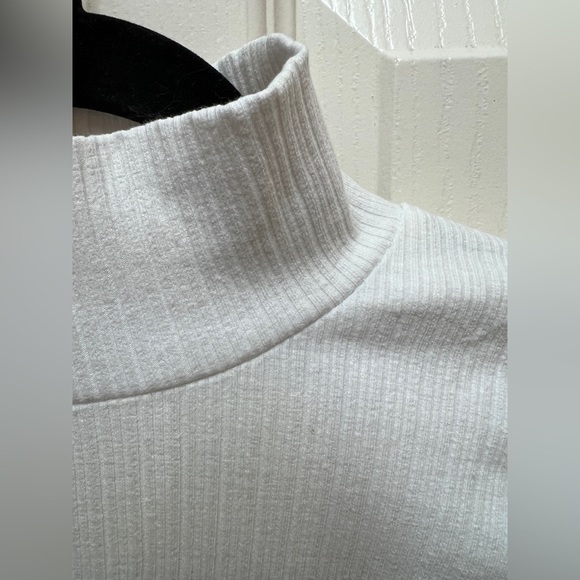 🤍 ZARA White Ribbed Ruffle Sleeve Top - Picture 6 of 7